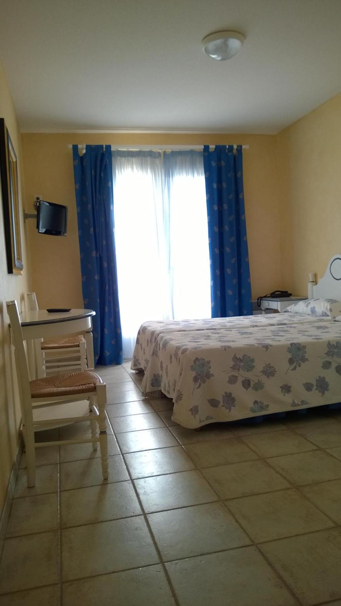 Hotel Les Cavalets Bauduen Szoba fotó