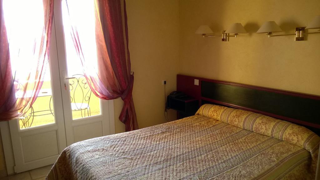 Hotel Les Cavalets Bauduen Szoba fotó