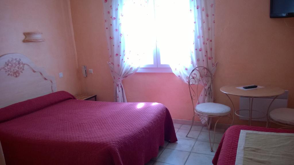 Hotel Les Cavalets Bauduen Szoba fotó