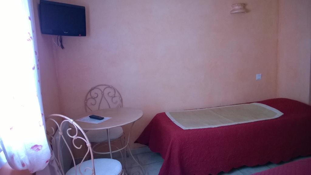 Hotel Les Cavalets Bauduen Szoba fotó