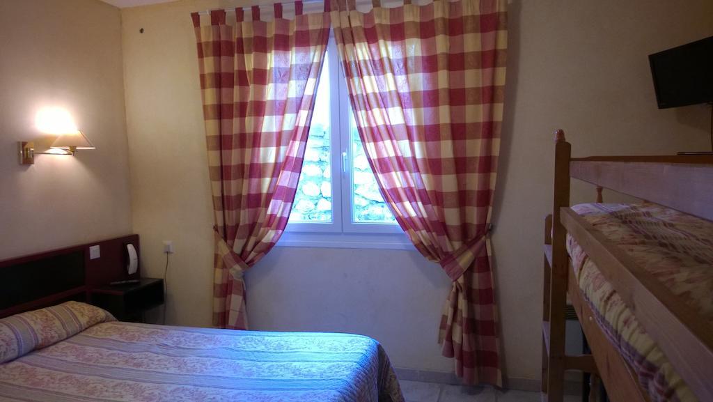 Hotel Les Cavalets Bauduen Szoba fotó