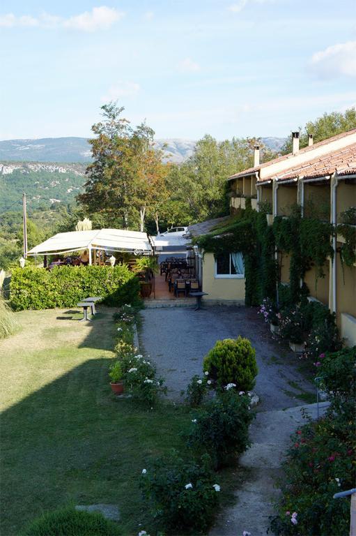 Hotel Les Cavalets Bauduen Kültér fotó